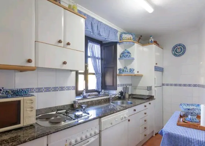 Casa Lacarusa 28 * El Llano (Udias)