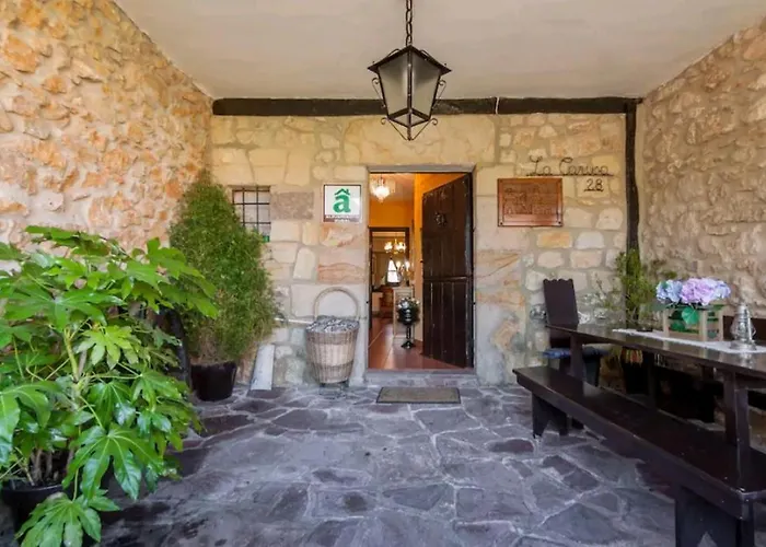 Casa Lacarusa 28 * El Llano (Udias)