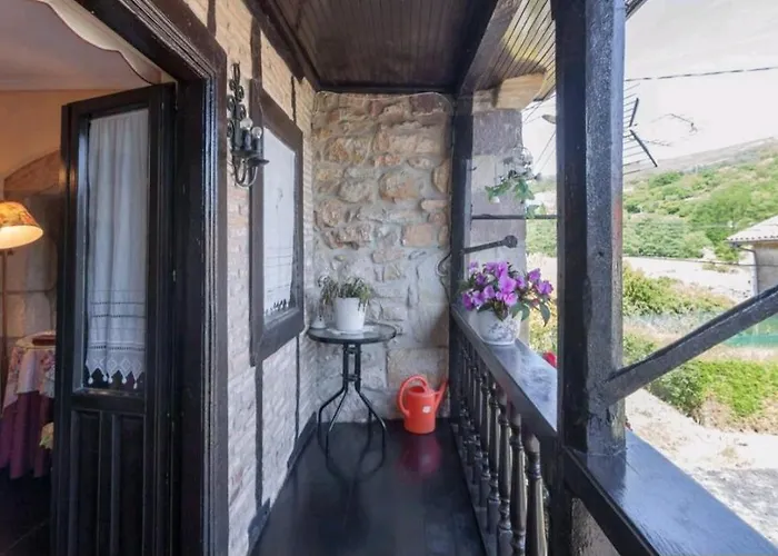 Casa Lacarusa 28 Hébergement de vacances El Llano (Udias)