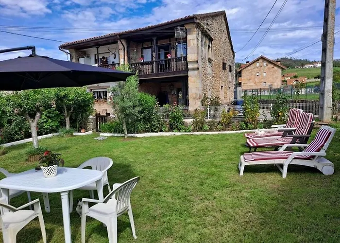 Casa Lacarusa 28 * El Llano (Udias)